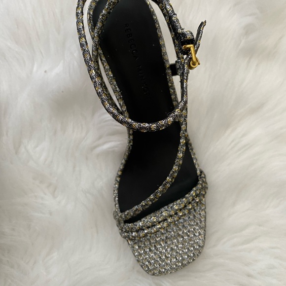 Beautiful heels - Picture 2 of 16